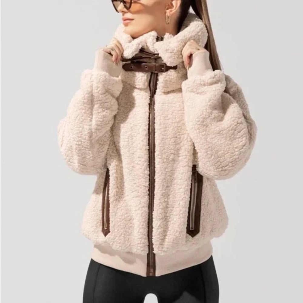 RARE NWOT Discontinued color The Kinsley Bomber Jacket in Faux Sherpa, M